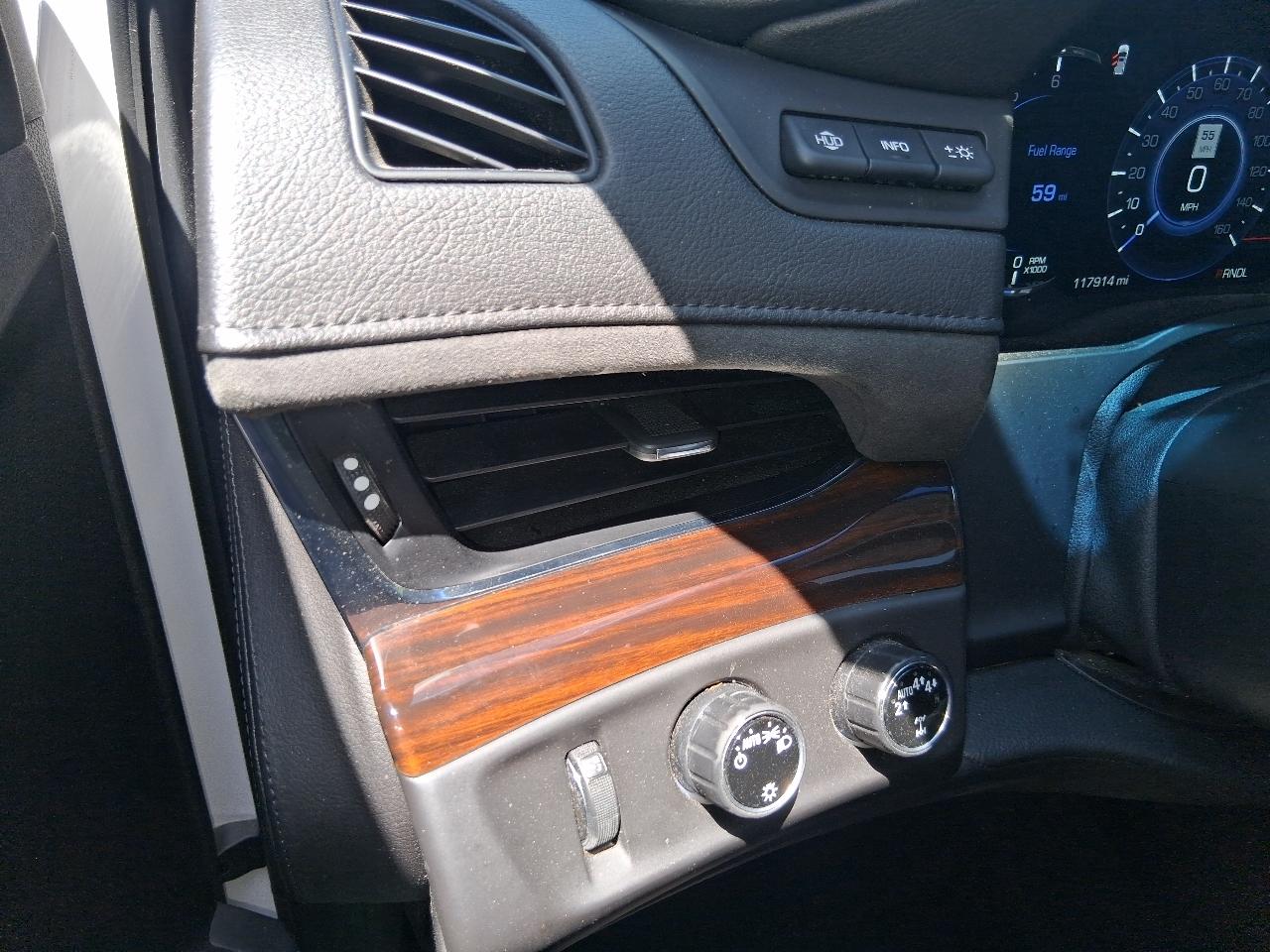 Cadillac Escalade 4WD 4dr Luxury 2017