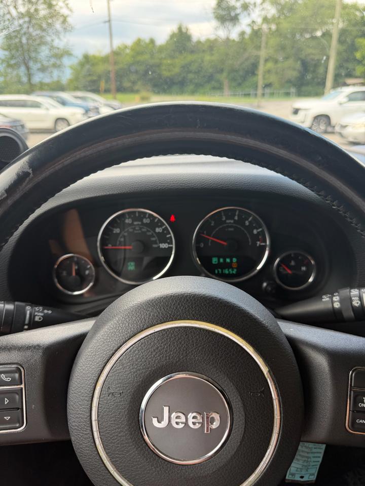 Jeep Wrangler Unlimited 4WD 4dr Sahara 2012