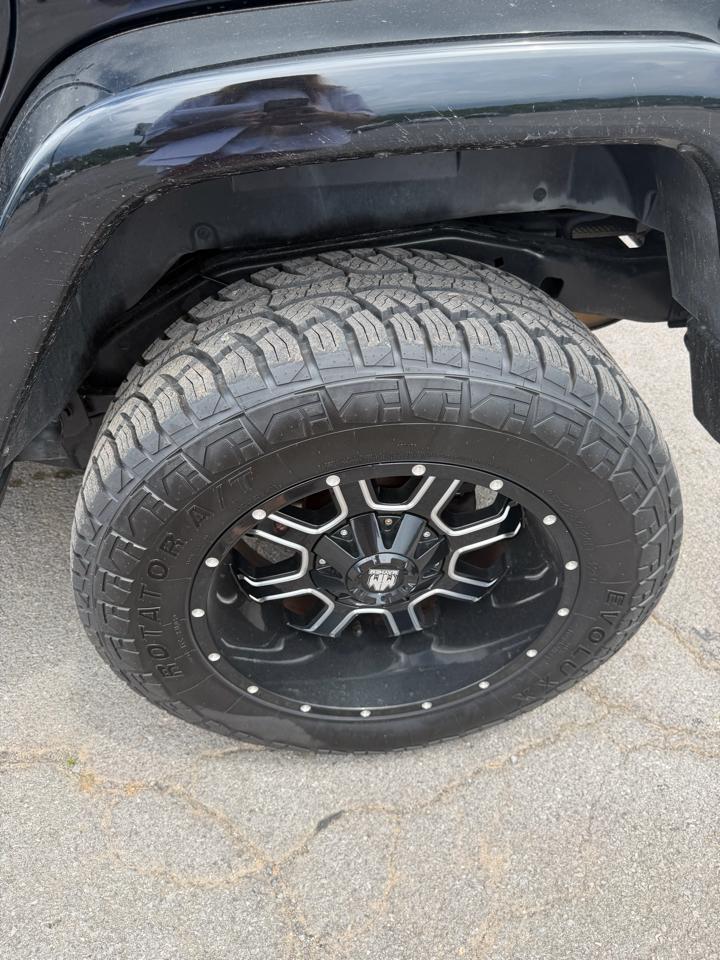 Jeep Wrangler Unlimited 4WD 4dr Sahara 2012