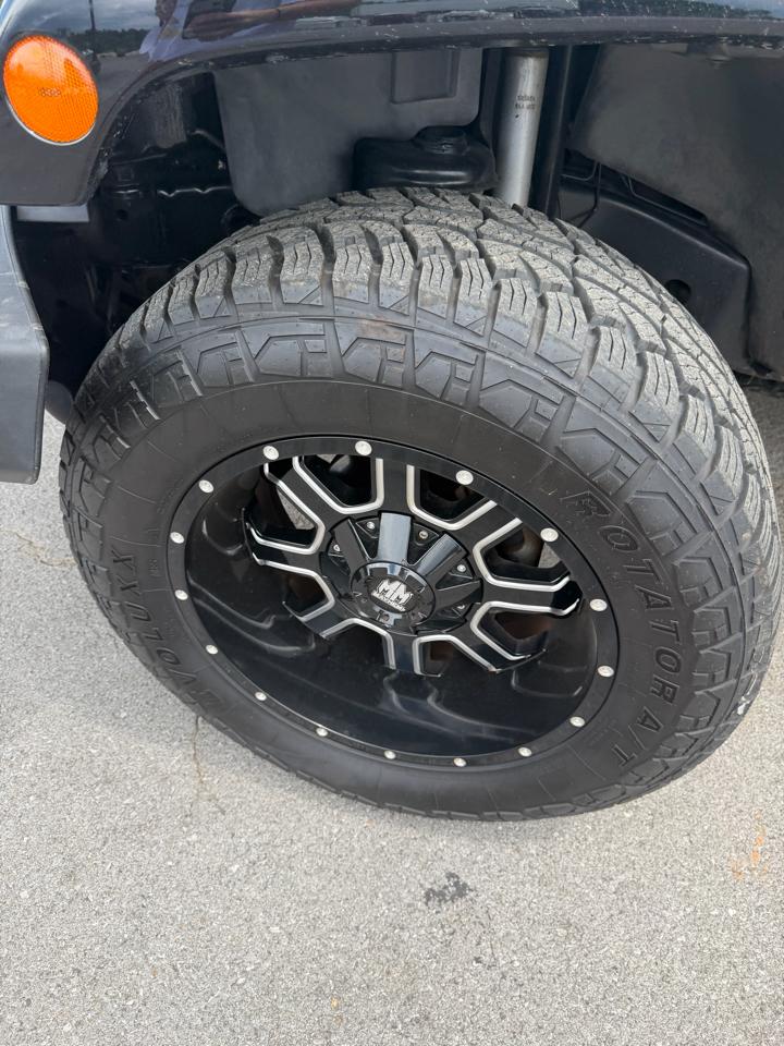Jeep Wrangler Unlimited 4WD 4dr Sahara 2012