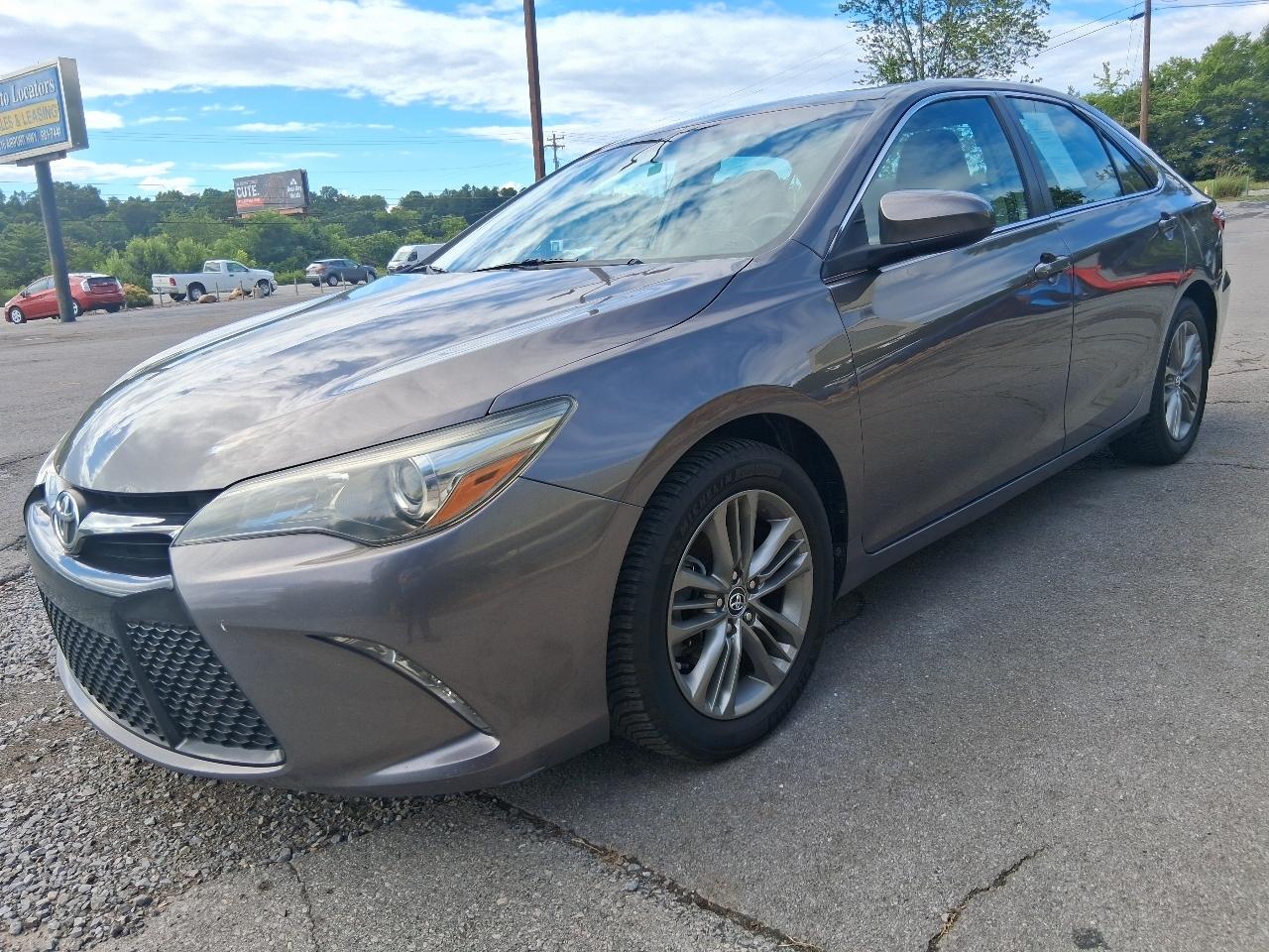 Toyota Camry 4dr Sdn I4 Auto SE w/Special Edition Pkg (Natl) 2016