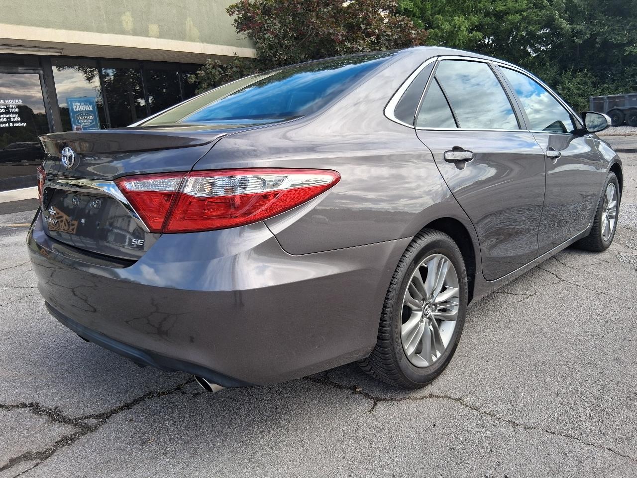 Toyota Camry 4dr Sdn I4 Auto SE w/Special Edition Pkg (Natl) 2016
