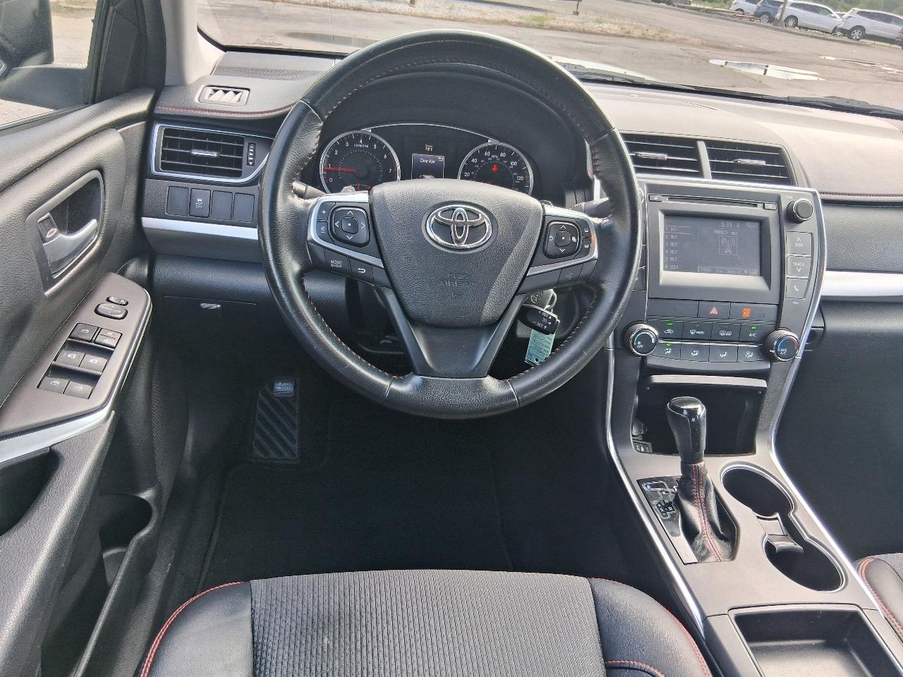 Toyota Camry 4dr Sdn I4 Auto SE w/Special Edition Pkg (Natl) 2016