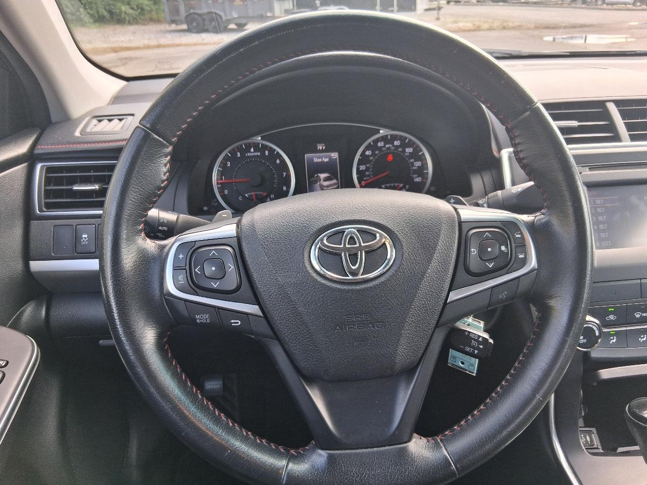 Toyota Camry 4dr Sdn I4 Auto SE w/Special Edition Pkg (Natl) 2016
