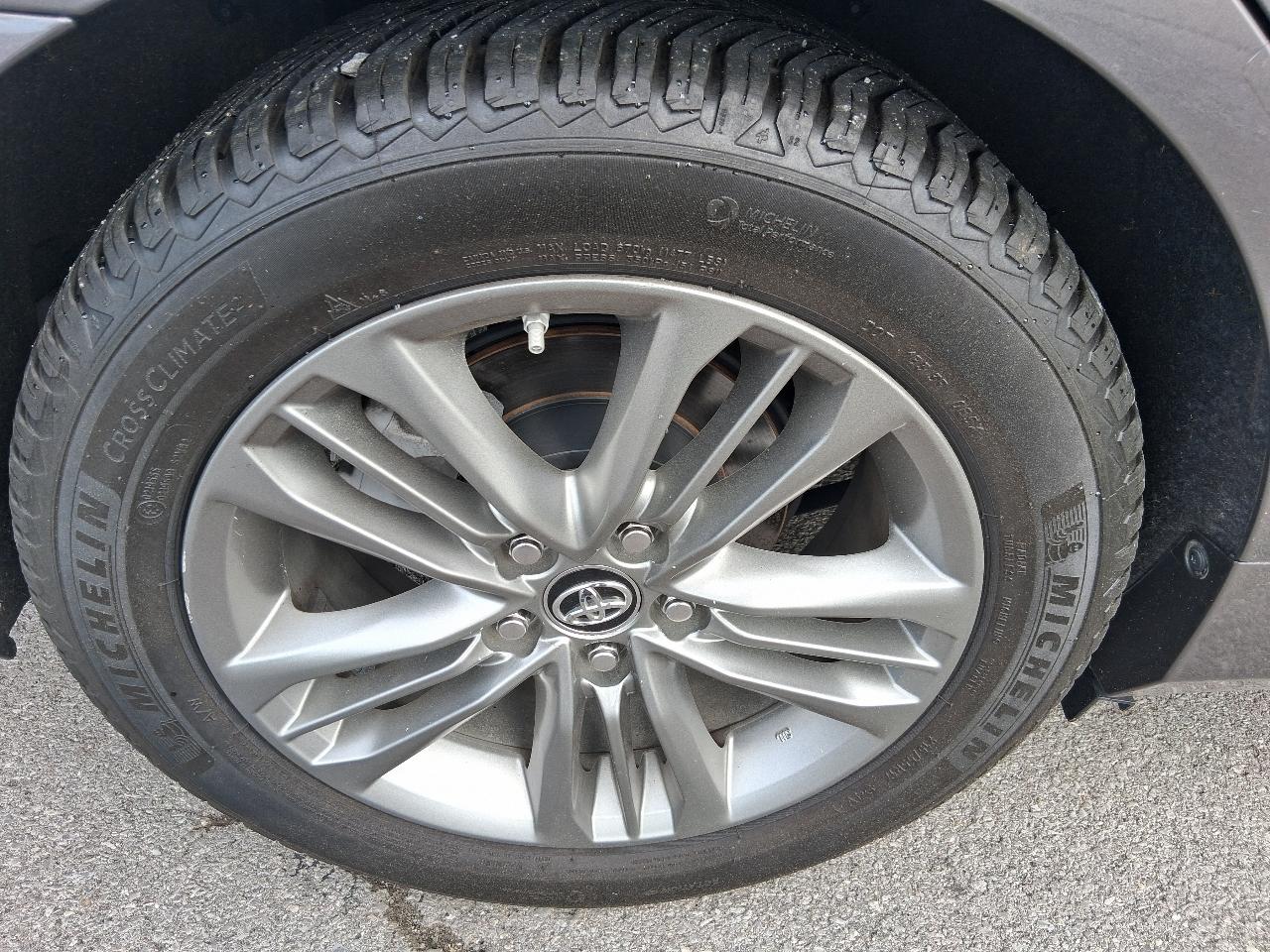 Toyota Camry 4dr Sdn I4 Auto SE w/Special Edition Pkg (Natl) 2016