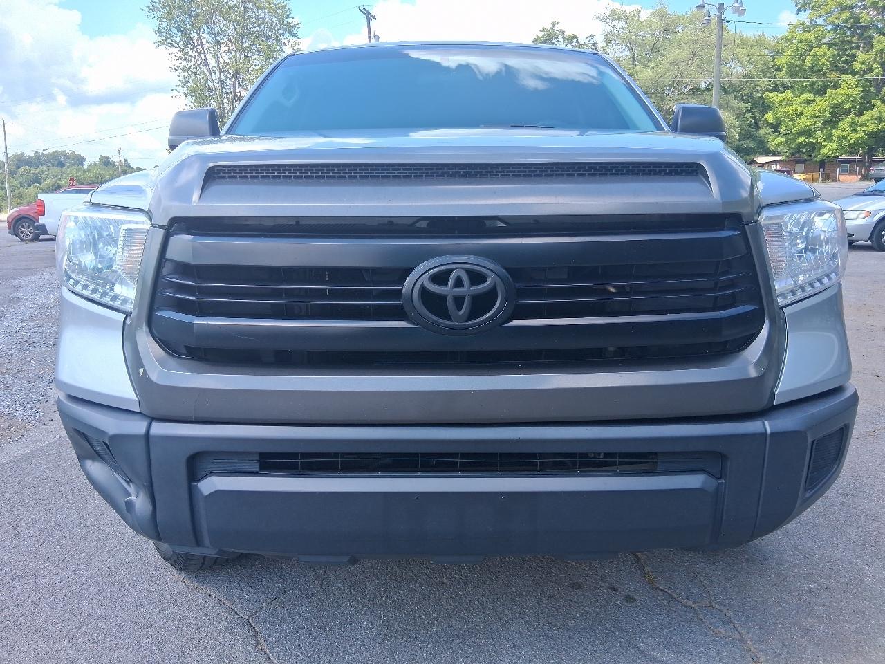 2014 Toyota Tundra 4WD Truck Double Cab 4.6L V8 6-Spd AT SR5 (Natl)