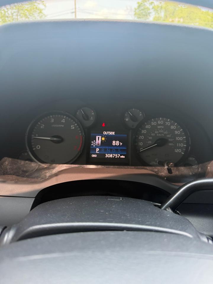 Toyota Tundra 4WD Truck Double Cab 4.6L V8 6-Spd AT SR5 (Natl) 2014