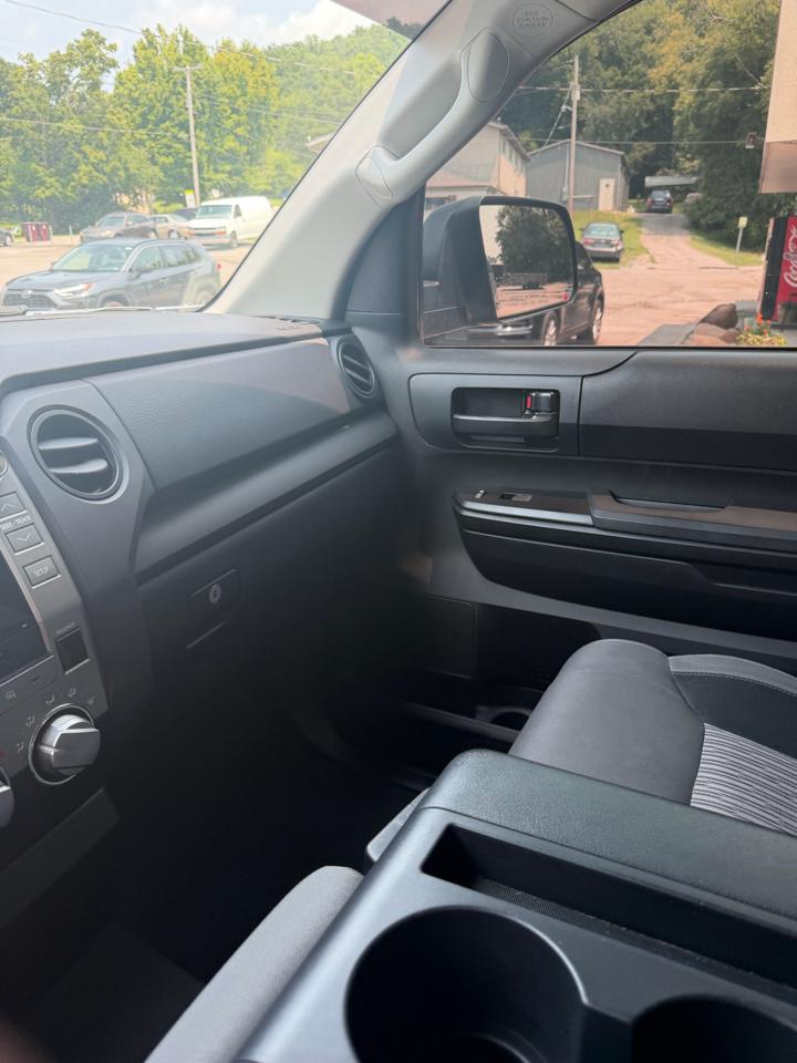 Toyota Tundra 4WD Truck Double Cab 4.6L V8 6-Spd AT SR5 (Natl) 2014