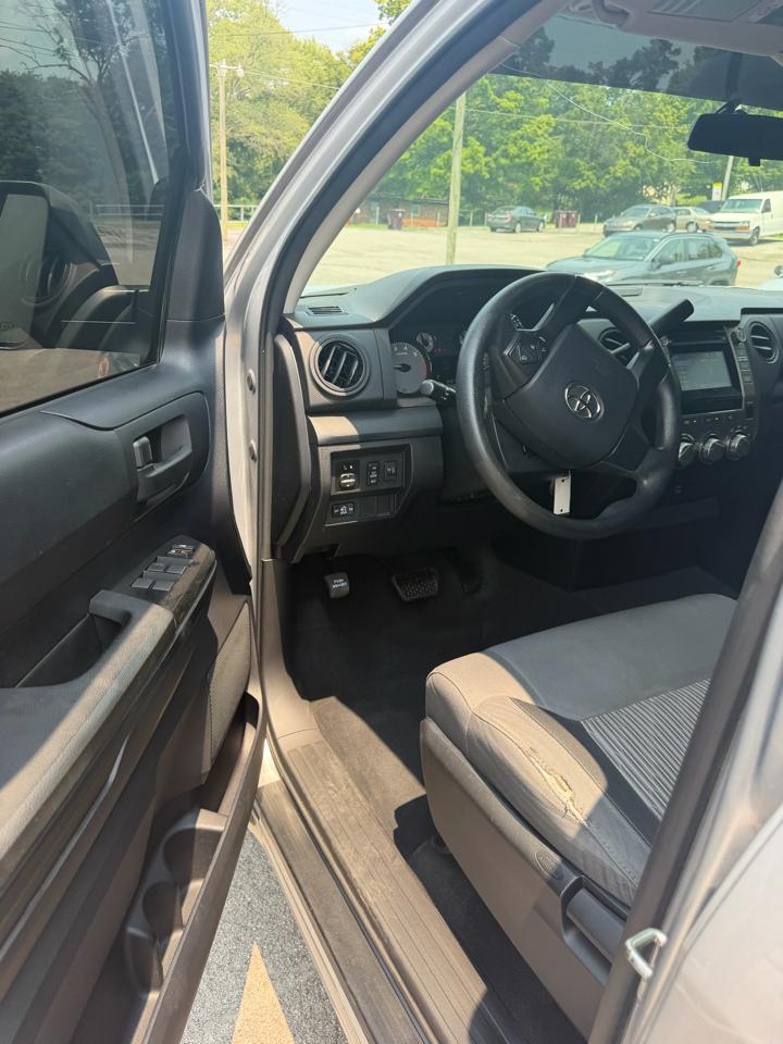 Toyota Tundra 4WD Truck Double Cab 4.6L V8 6-Spd AT SR5 (Natl) 2014