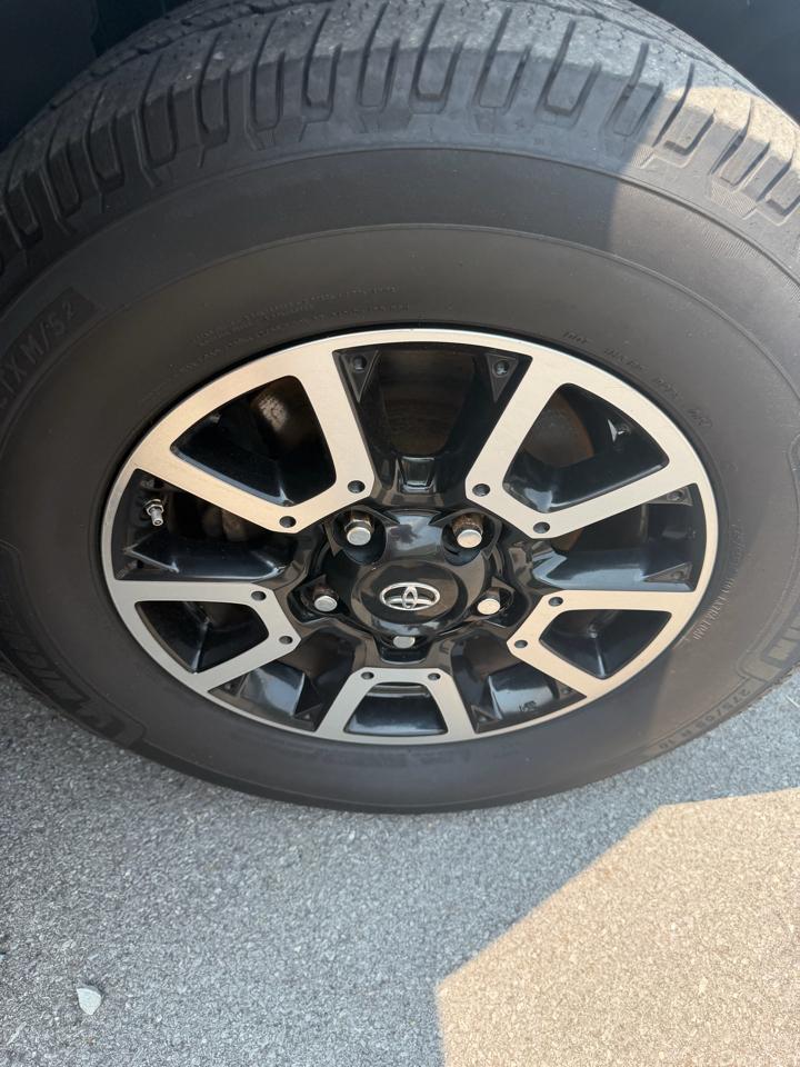 Toyota Tundra 4WD Truck Double Cab 4.6L V8 6-Spd AT SR5 (Natl) 2014