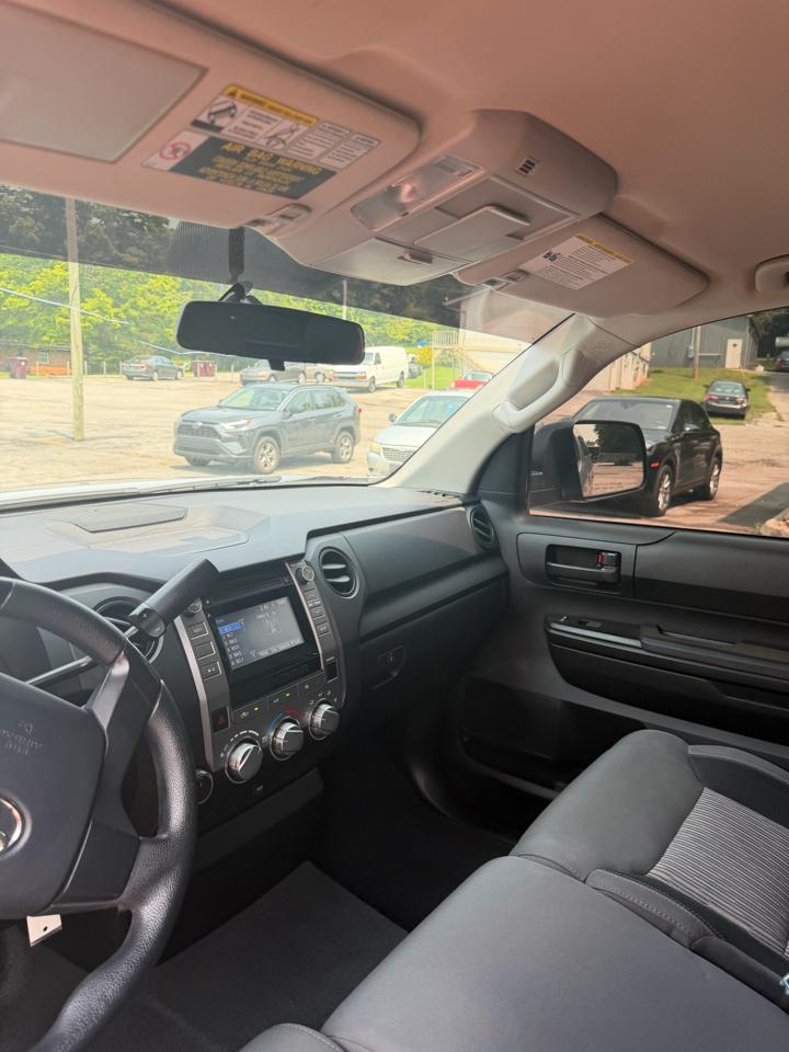 Toyota Tundra 4WD Truck Double Cab 4.6L V8 6-Spd AT SR5 (Natl) 2014