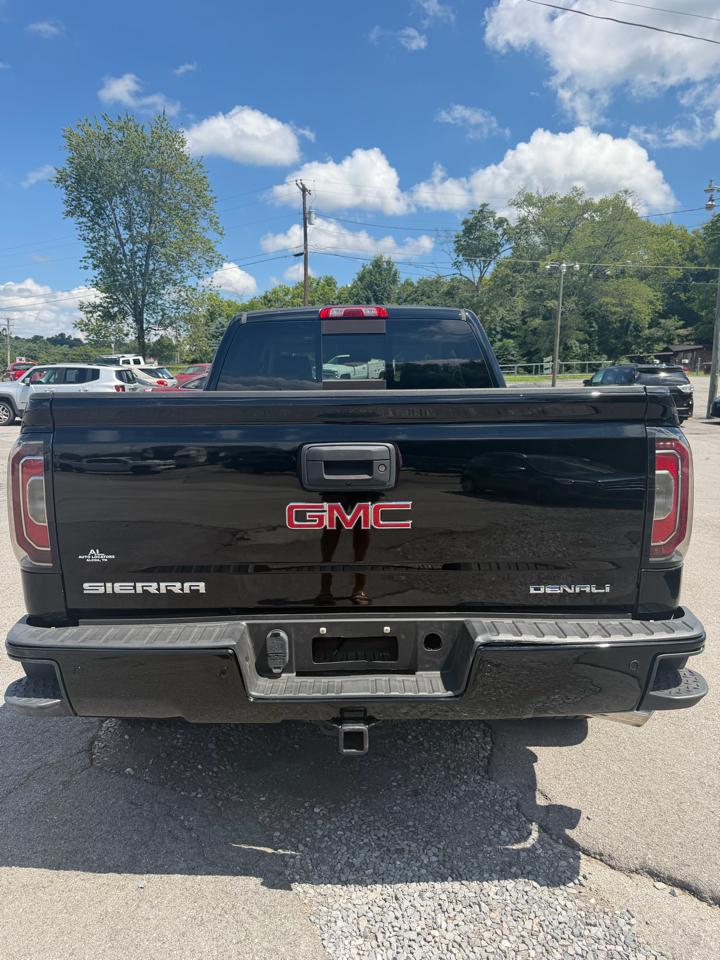 GMC Sierra 1500 4WD Crew Cab 153.0" Denali 2017