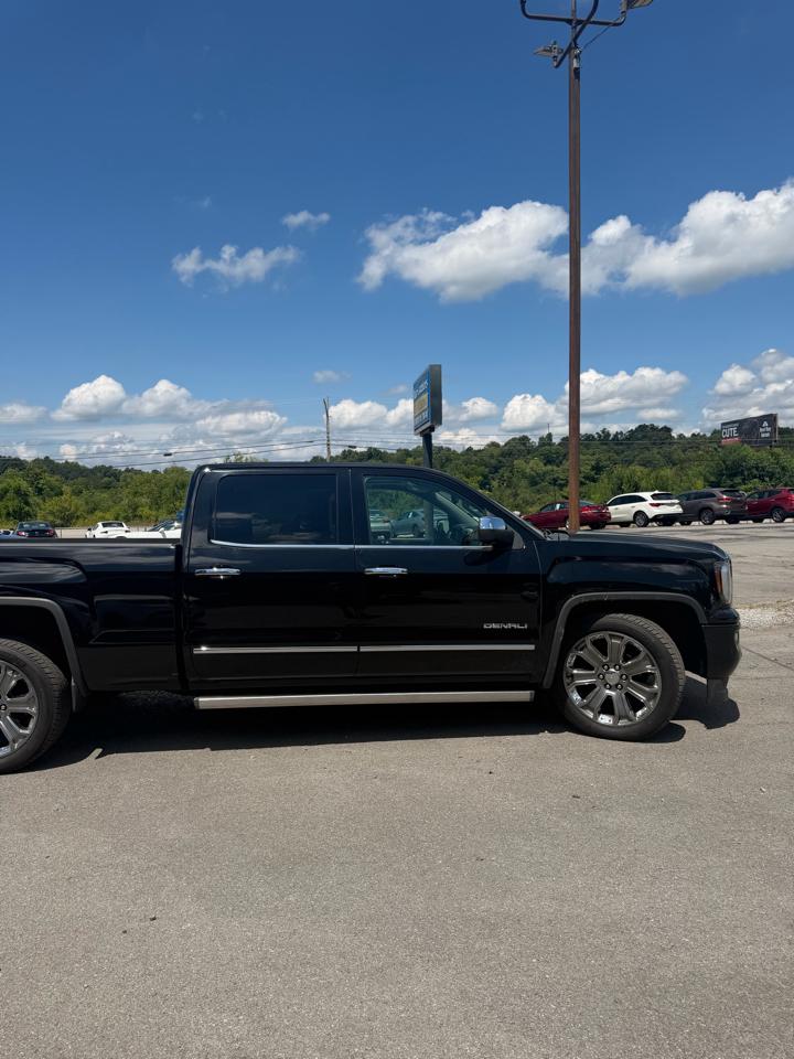 GMC Sierra 1500 4WD Crew Cab 153.0" Denali 2017