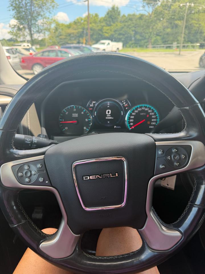 GMC Sierra 1500 4WD Crew Cab 153.0" Denali 2017
