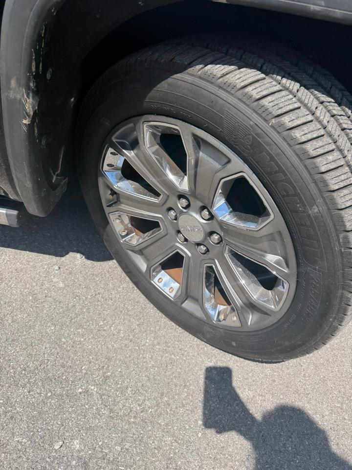 GMC Sierra 1500 4WD Crew Cab 153.0" Denali 2017