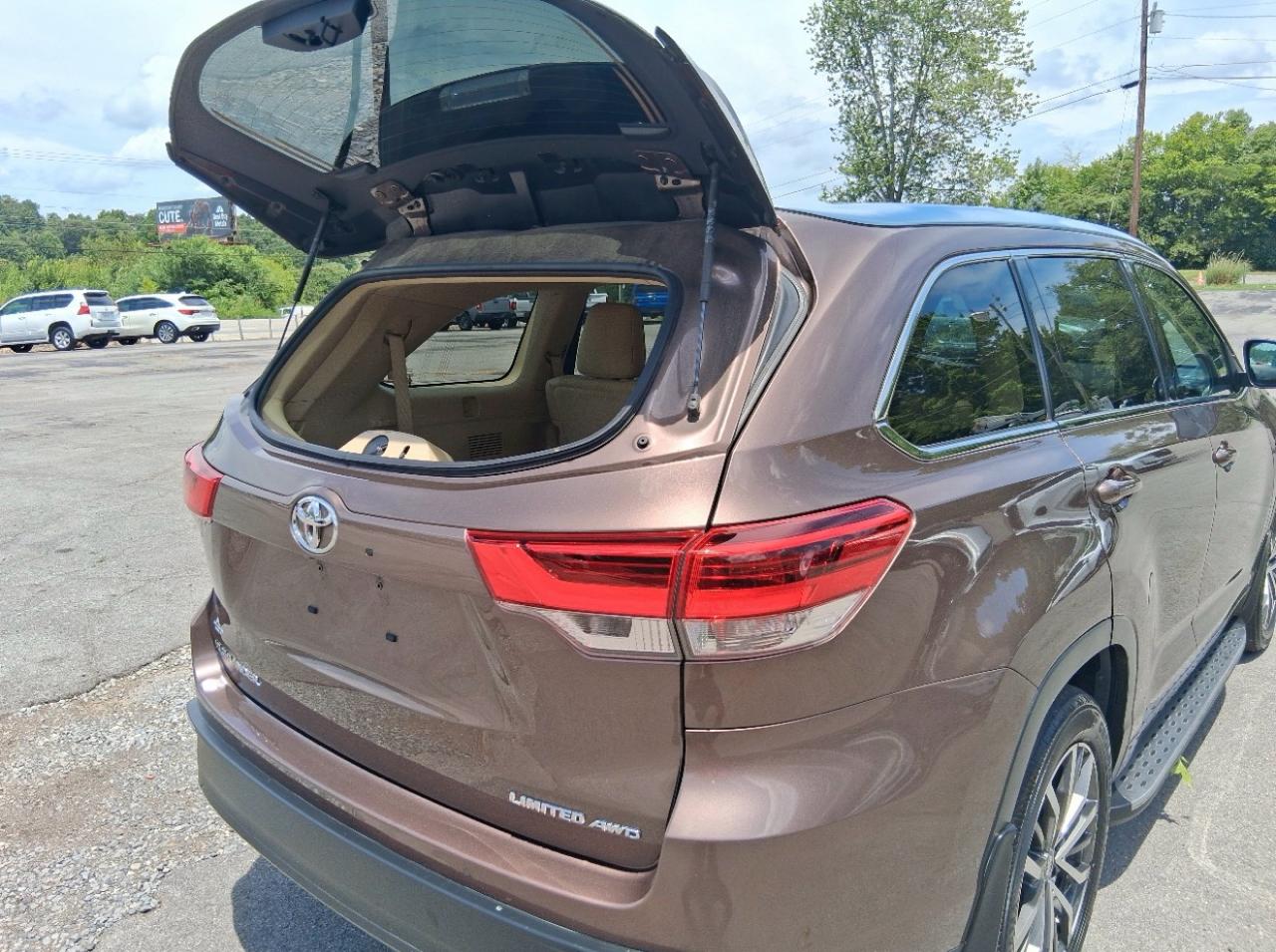 Toyota Highlander Limited V6 AWD (Natl) 2018