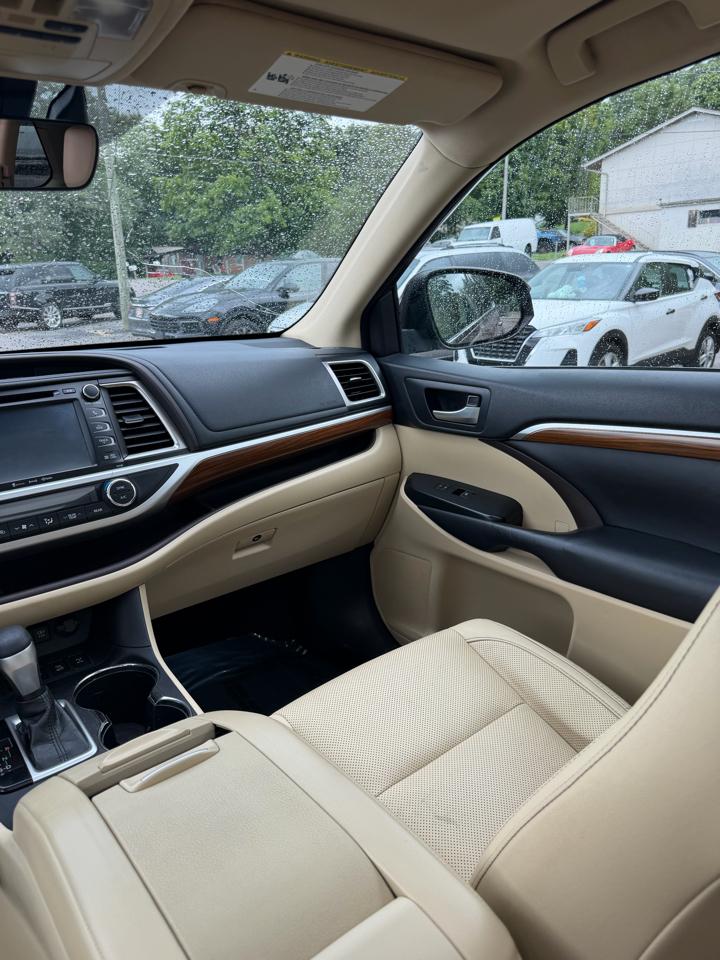 Toyota Highlander Limited V6 AWD (Natl) 2018