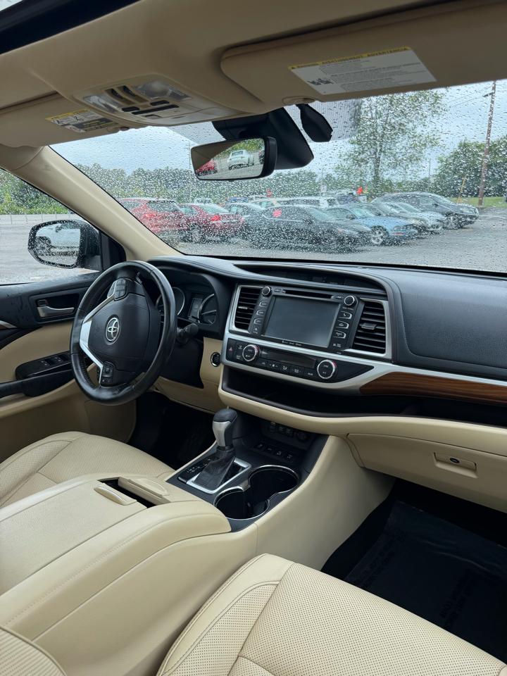 Toyota Highlander Limited V6 AWD (Natl) 2018