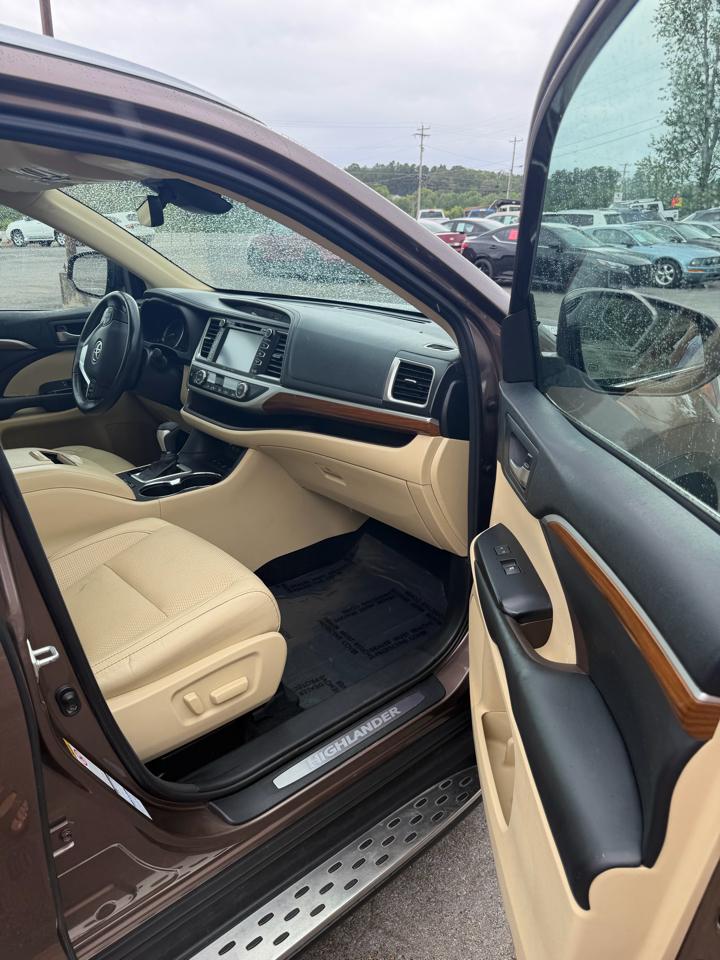 Toyota Highlander Limited V6 AWD (Natl) 2018