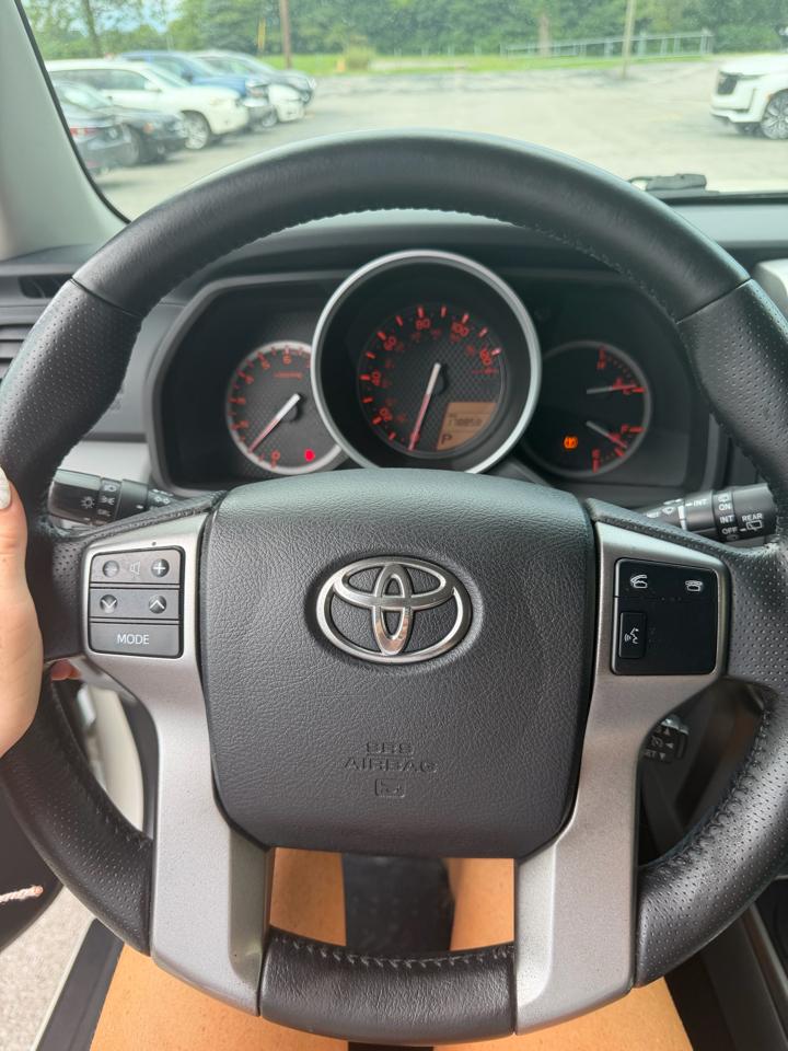 Toyota 4Runner 2WD 4dr V6 SR5 (Natl) 2013