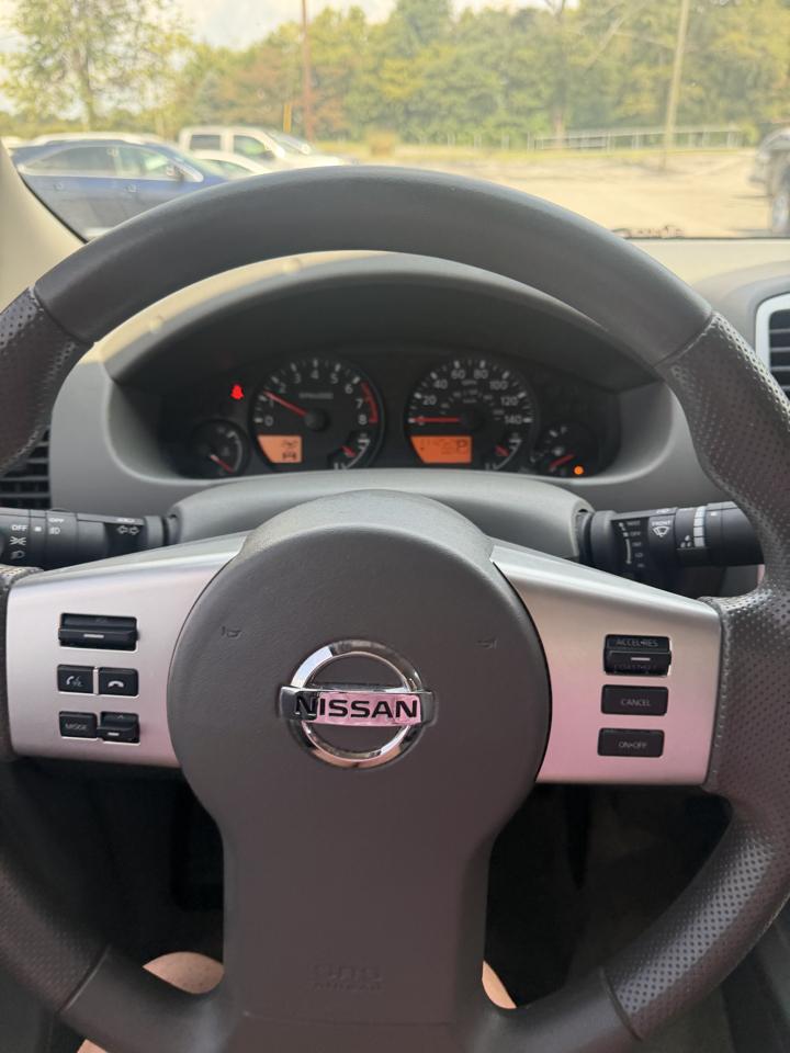 Nissan Frontier Crew Cab 4x4 SV V6 Auto 2018
