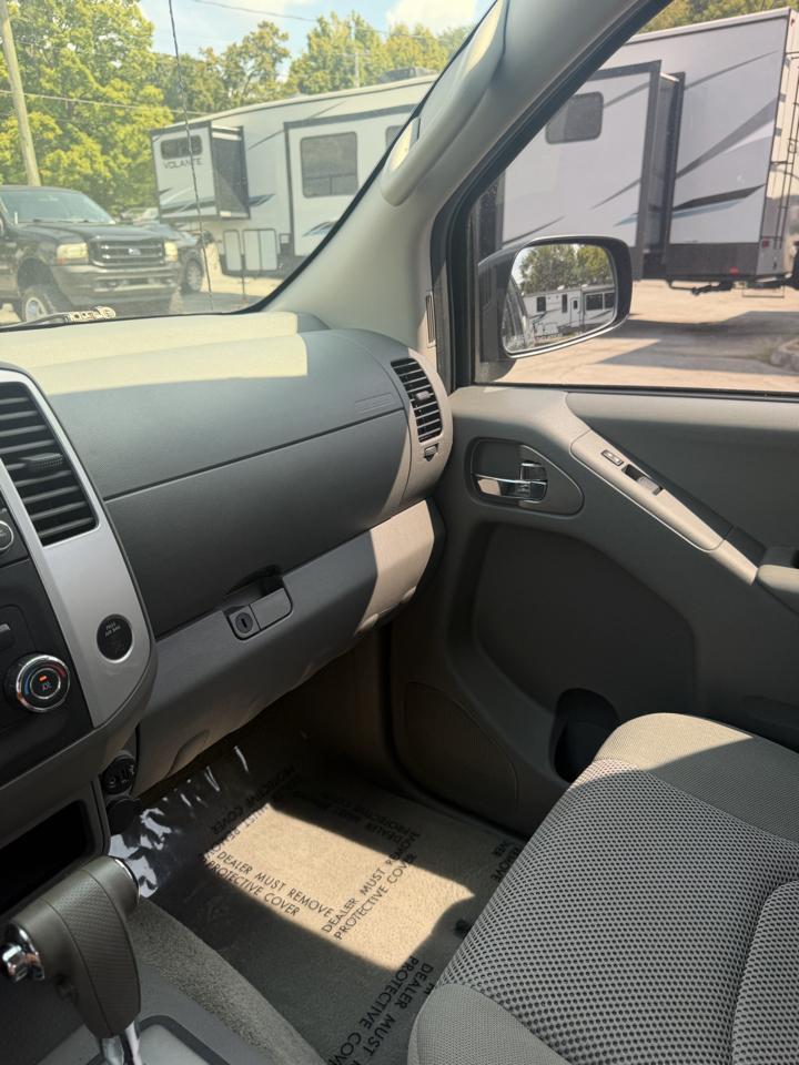Nissan Frontier Crew Cab 4x4 SV V6 Auto 2018