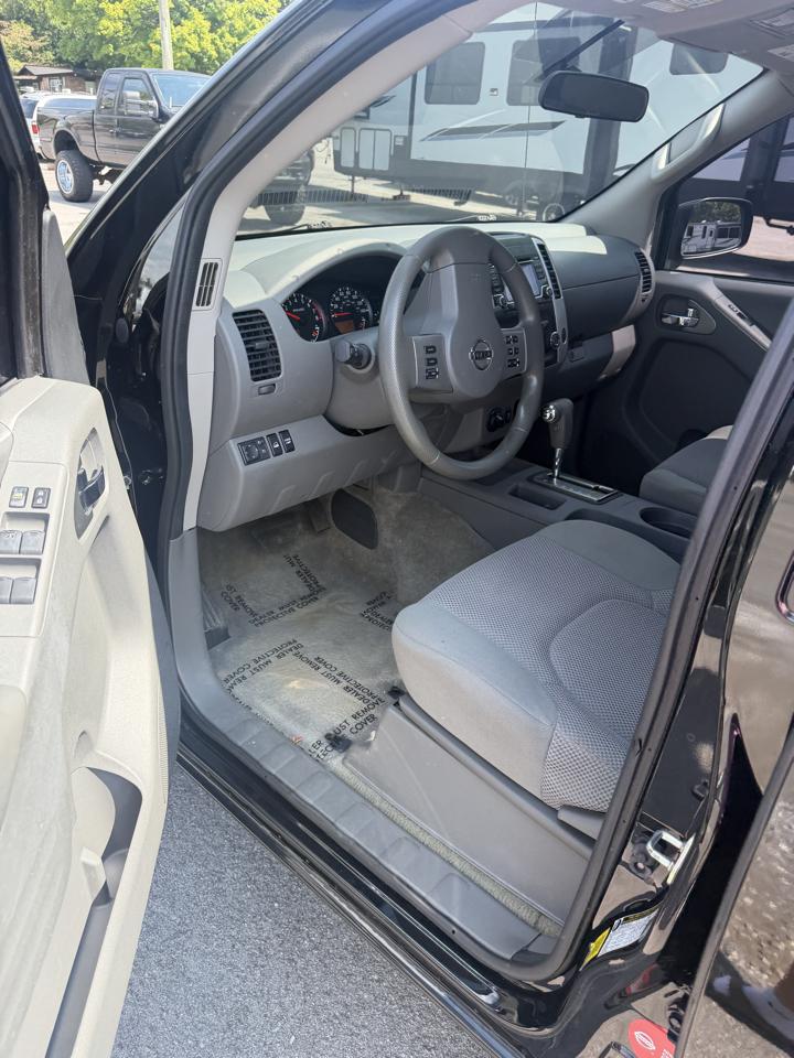 Nissan Frontier Crew Cab 4x4 SV V6 Auto 2018