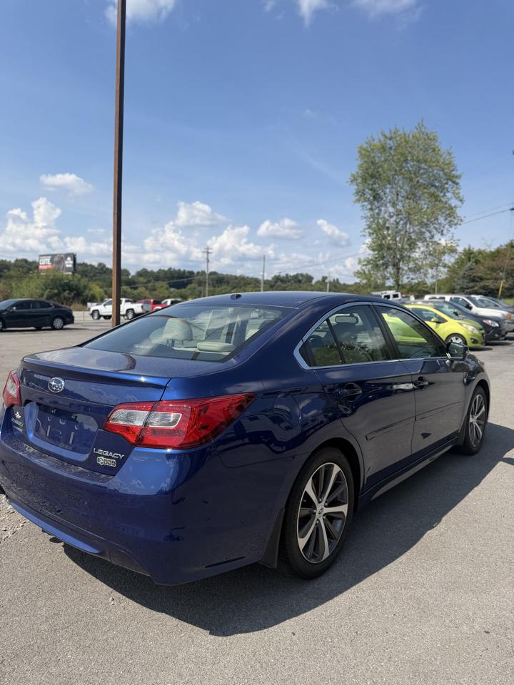 Subaru Legacy 4dr Sdn 2.5i Limited 2015