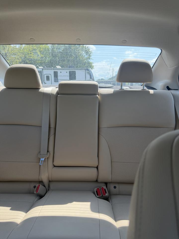 Subaru Legacy 4dr Sdn 2.5i Limited 2015
