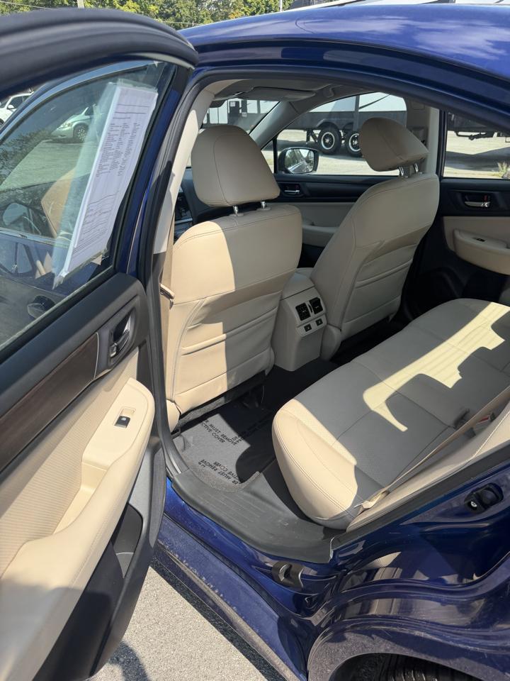 Subaru Legacy 4dr Sdn 2.5i Limited 2015