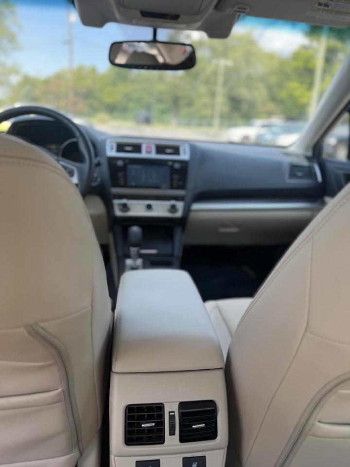 Subaru Legacy 4dr Sdn 2.5i Limited 2015