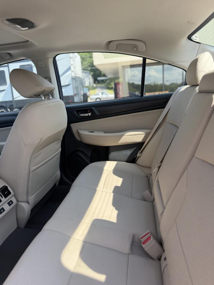 Subaru Legacy 4dr Sdn 2.5i Limited 2015