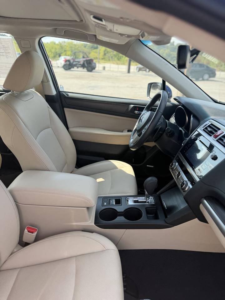 Subaru Legacy 4dr Sdn 2.5i Limited 2015