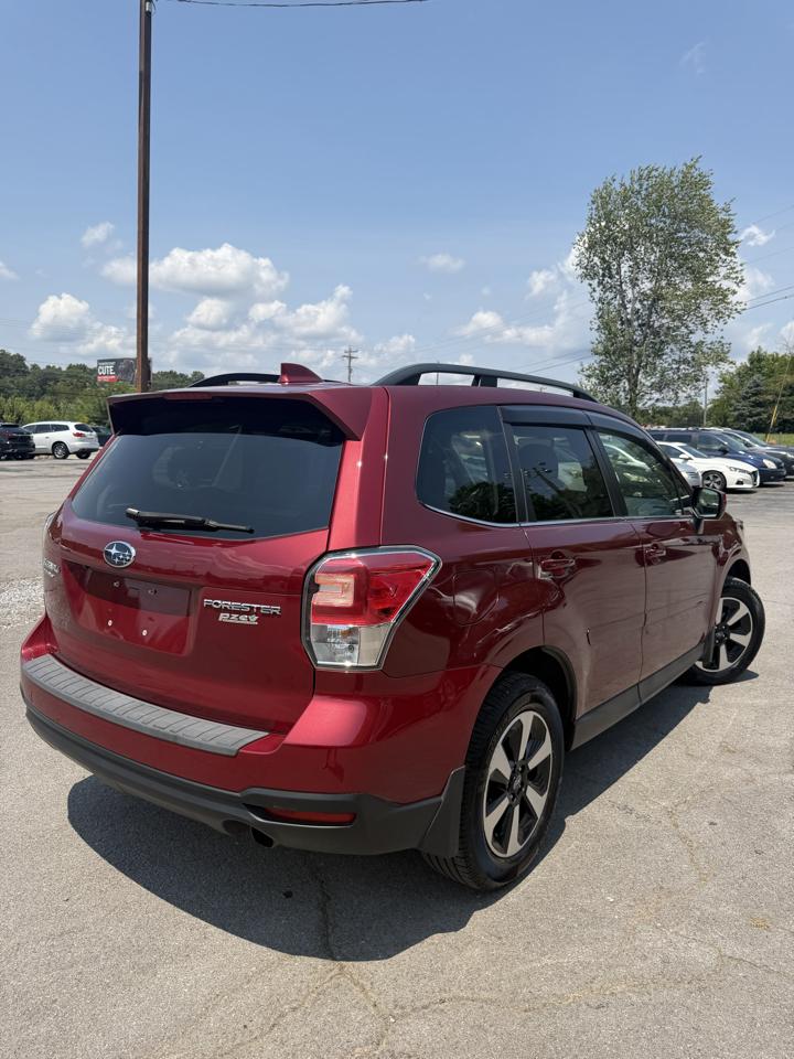 Subaru Forester 2.5i Limited CVT 2017