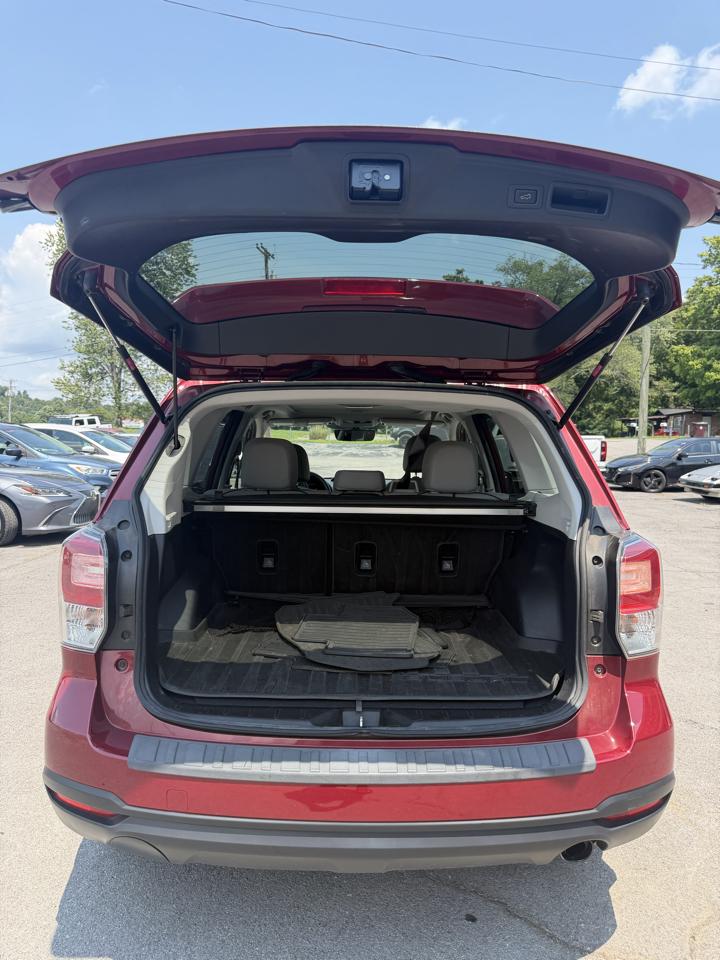 Subaru Forester 2.5i Limited CVT 2017