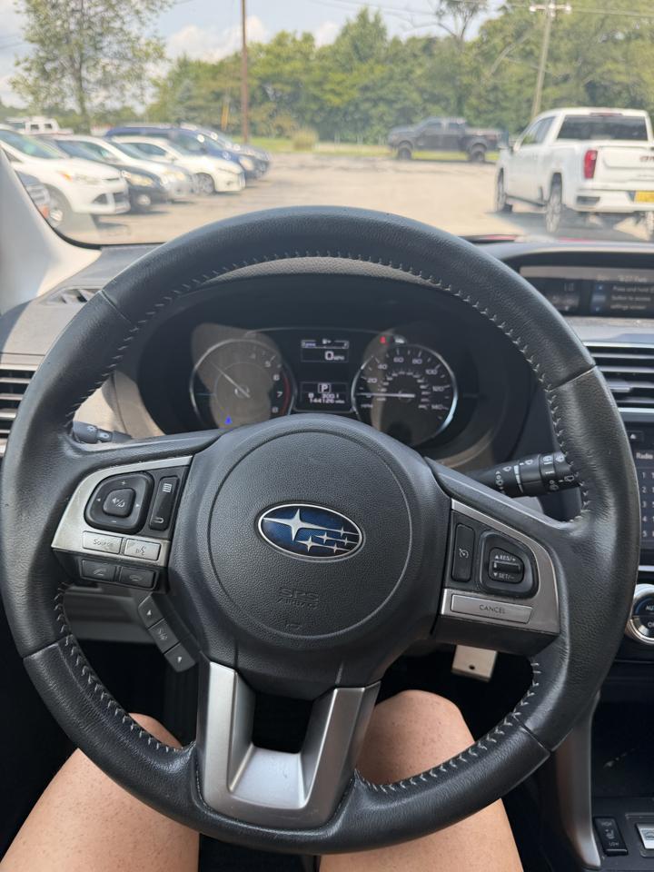 Subaru Forester 2.5i Limited CVT 2017