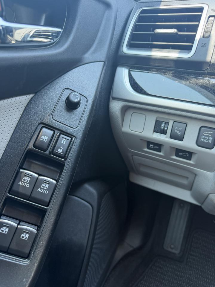 Subaru Forester 2.5i Limited CVT 2017