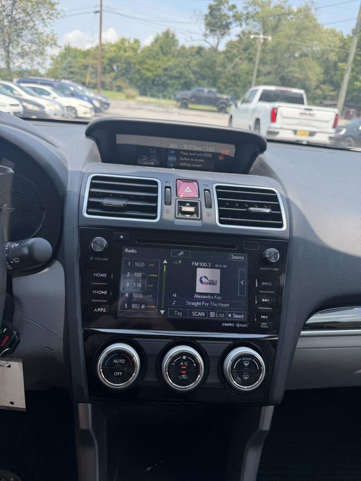 Subaru Forester 2.5i Limited CVT 2017