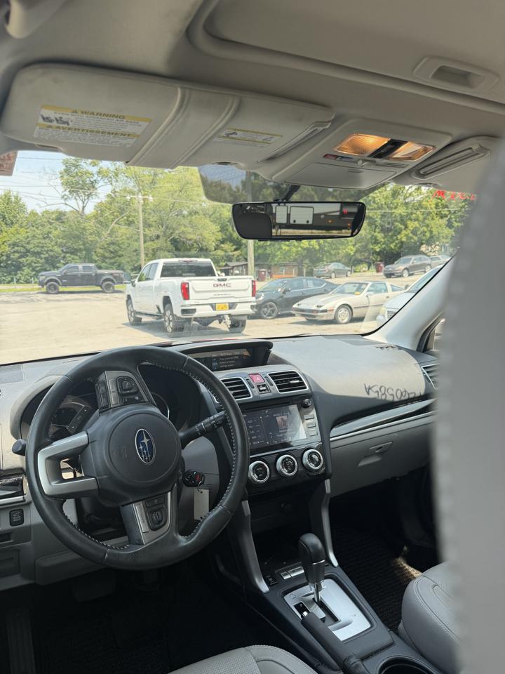 Subaru Forester 2.5i Limited CVT 2017
