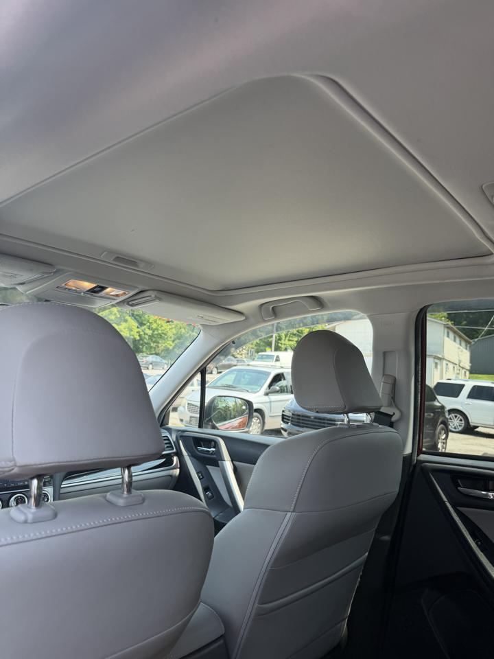 Subaru Forester 2.5i Limited CVT 2017