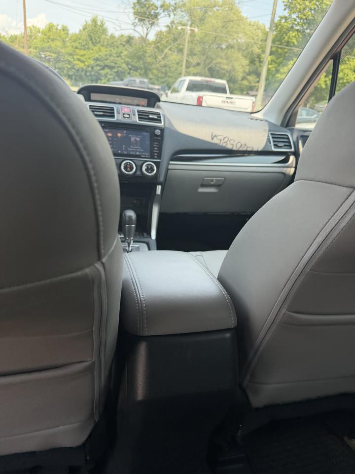 Subaru Forester 2.5i Limited CVT 2017