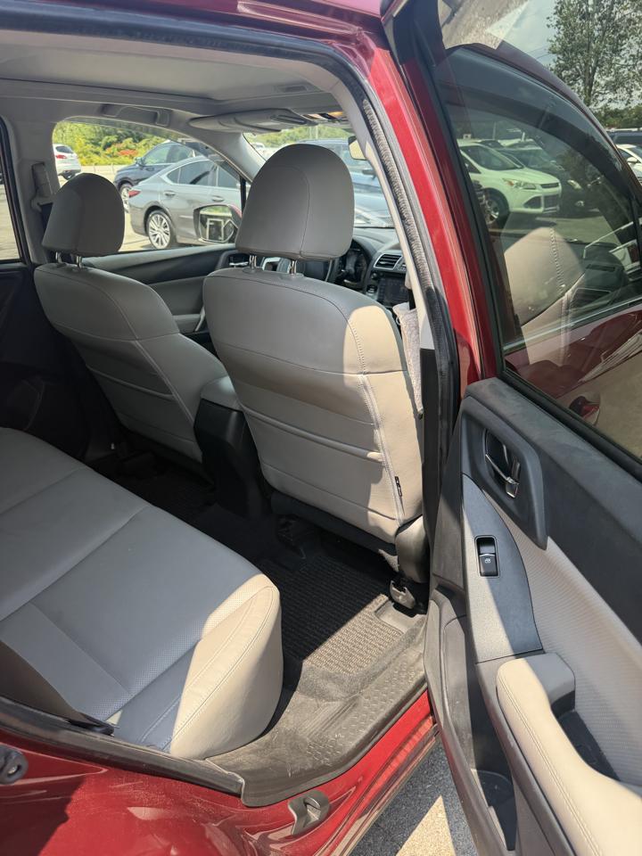 Subaru Forester 2.5i Limited CVT 2017