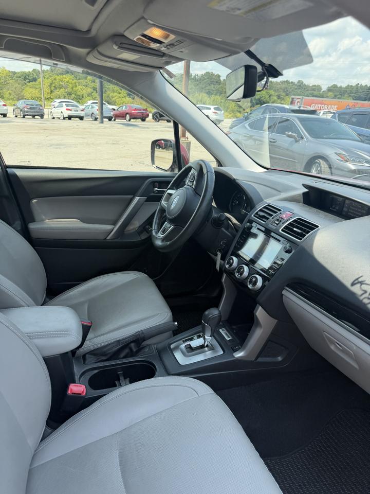 Subaru Forester 2.5i Limited CVT 2017