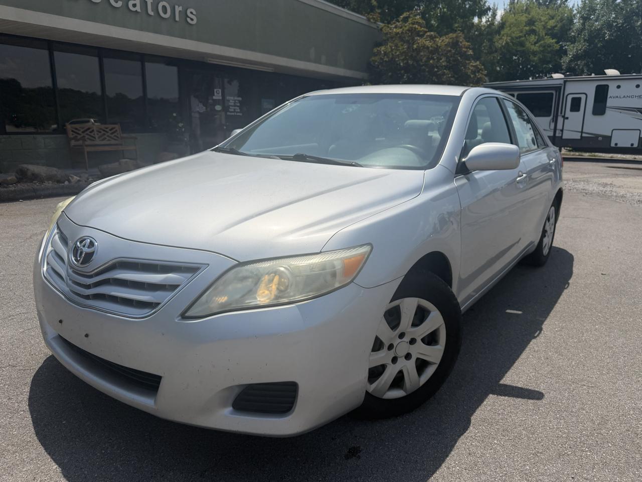 2011 Toyota Camry 4dr Sdn I4 Man LE (Natl)