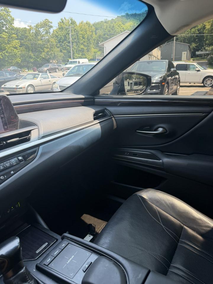 Lexus ES ES 350 FWD 2019