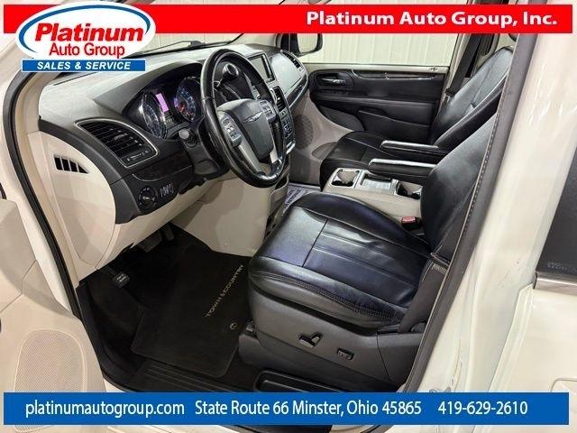 Chrysler Town & Country  2013