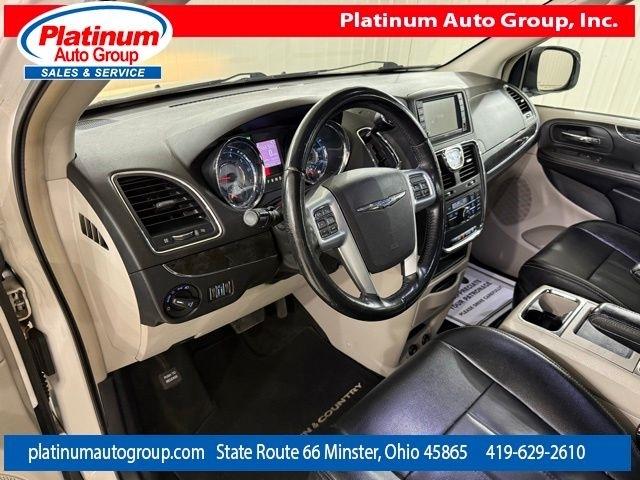 Chrysler Town & Country  2013