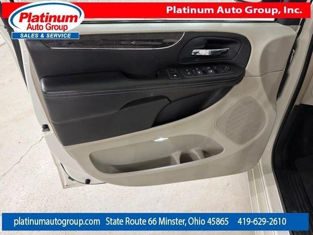 Chrysler Town & Country  2013