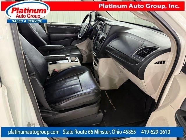 Chrysler Town & Country  2013