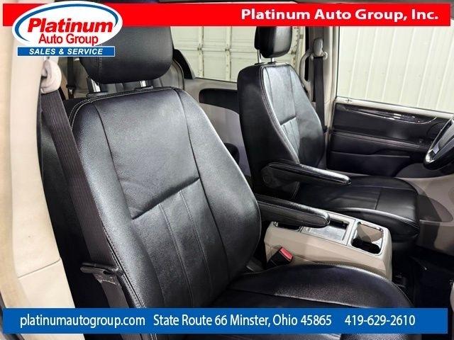 Chrysler Town & Country  2013